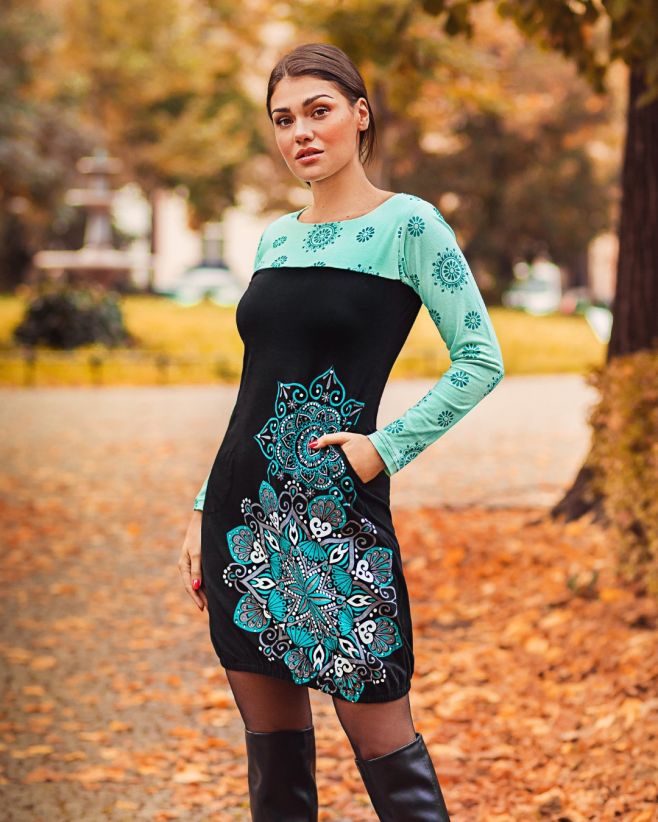 Šaty ARUBA ve vaší oblíbené tyrkysové barvě 🩵 Jemný lodičkový výstřih odhalí klíční kosti, pohodlný střih z bavlněného...